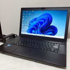 【取引中です】TOSHIBA　dynabook　SSD搭載　Webカメラ　Bluetooth　Wi-Fi　マルチ　　Windows11