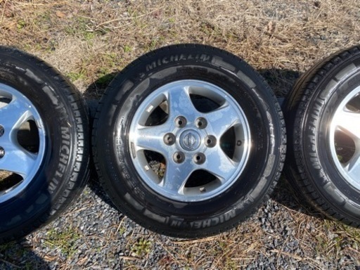 キャラバン E25 純正ホイールタイヤ 引き取り限定