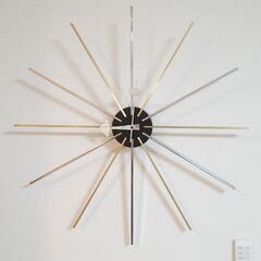 ✪9月6日まで✪ 銀色とシルバーのオシャレな掛け時計