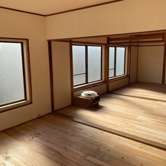 和室から洋室へのリフォーム、壁紙の張り替え、解体、雨漏れ修繕など - 地元のお店