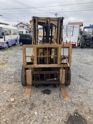 トヨタフォークリフト2トン。 アンジーと3つのレバー
