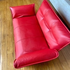 カウチソファ　ラブソファ二人掛け　レッド　中古品