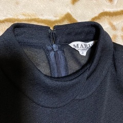 ポロシャツ&スリットスカートの画像