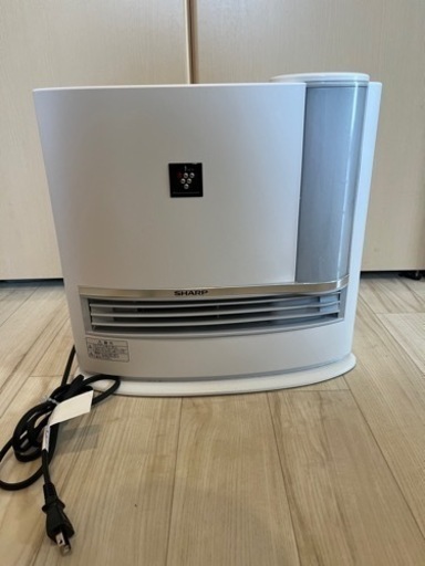 ☆美品！即購入可！☆  加湿セラミックファンヒーター SHARP プラズマクラスター　HX-J120-W 2019年製