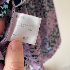 【THE EMPORIUM】花柄ブラウスの画像