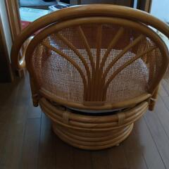 竹製回転座椅子の画像
