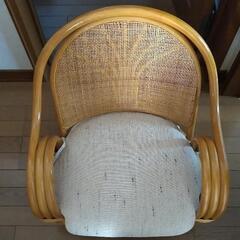 竹製回転座椅子の画像