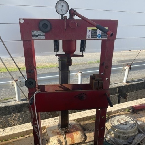 15トンプレス器 整備部門廃止の為工具売ります、