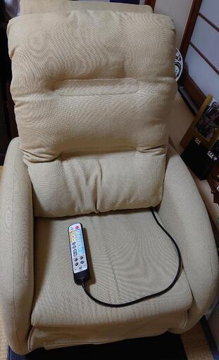 フジ機器　椅子　足部分収納可能　椅子としても使えます