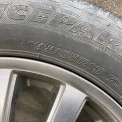 【値下げ】【予定者様決まりました】155/65/13古スタッドレス付アルミホイールの画像
