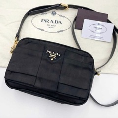 PRADA プラダ　ショルダーバッグ 斜め掛け ブラック 黒 NERO リボン