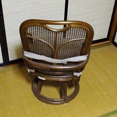 椅子です。欲しい方は連絡をお願いします。の画像