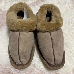 ★新品 本物　リアルムートン スリッパ 室内シューズ　フリーサイズ 
