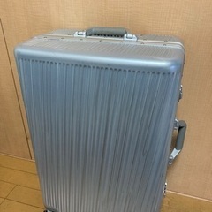 スーツケースの画像