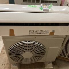 ☆中古 激安！！￥20,800！！HITACHI　日立　2.2KW　ルームエアコン　家電　2019年製　RAS-D22J(W)型　【BC128】