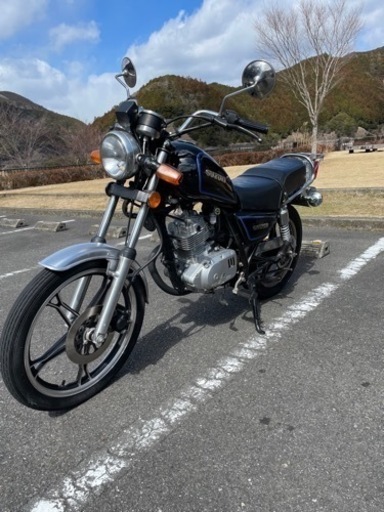 スズキ　GN125   バイク