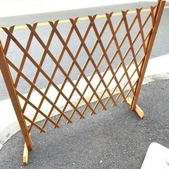 新品です❤️木製フェンス★幅は2mまで伸ばせます‼️★ラティスフェンス？？の画像