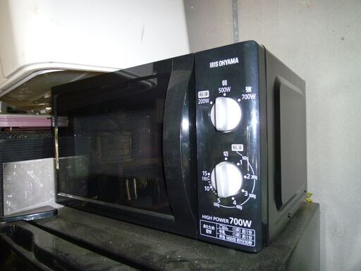 アイリスオーヤマ　小型電子レンジ　700W　2019年製　60Hz専用