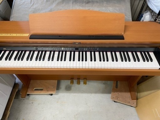お薦め品‼️激安‼️ローランド電子ピアノ HP-103D-LC 2005年