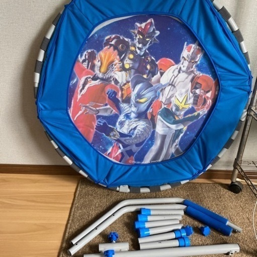 ［取引中止中\n］ウルトラマン　トランポリン