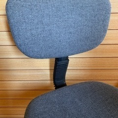 再値下げしました‼️ キャスター付き回転椅子の画像