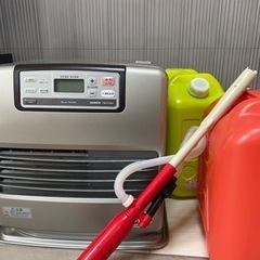 【お取引決定】石油ファンヒーター、灯油缶✖️2、電動シュポシュポ