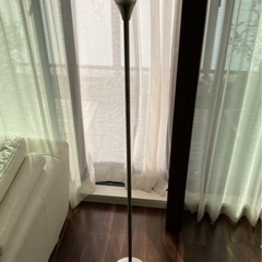 間接照明（アッパーライト・フロアスタンド）の画像