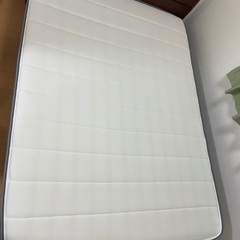 ニトリのベッドフレームとマットレスの画像