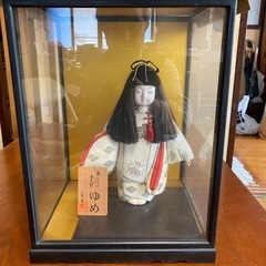 ケース入り人形