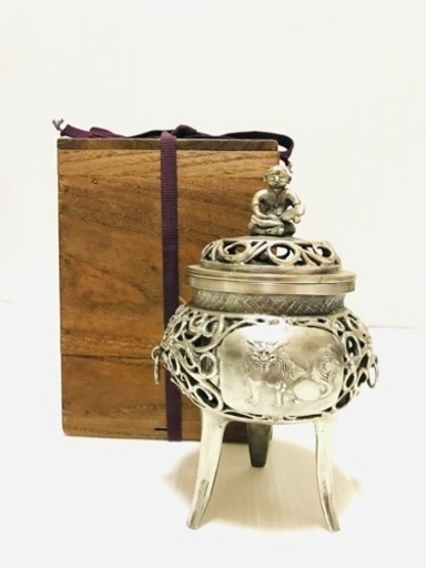 入手困難 レア 高岡銅器 金工家 大森孝志 作 孝志作 銀製 唐草透 唐獅子紋 香炉 三足 銀工芸品 貴金属工芸品 金属工芸品 共箱