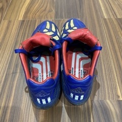 サッカーシューズ　adidas プレデターマニアの画像