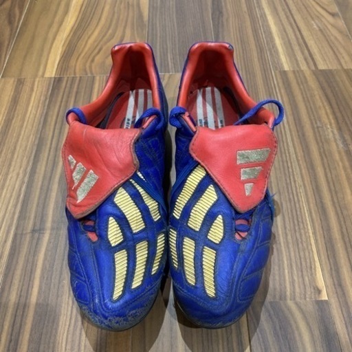 サッカーシューズ　adidas プレデターマニア