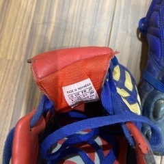 サッカーシューズ　adidas プレデターマニアの画像