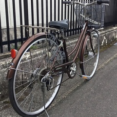 ＜整備・美品＞シティサイクル・27インチ自転車・外装6段変速・LEDライト・ブラウンの画像