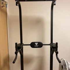 チンニングバー　ぶら下がり健康器