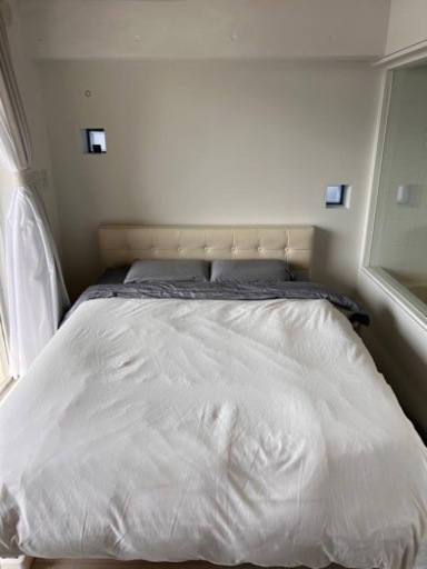 クイーンズサイズベッド