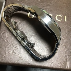 GUCCIパンテオン腕時計の画像