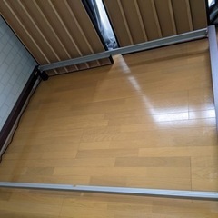 ダブルベッドフレーム・マットレスの画像