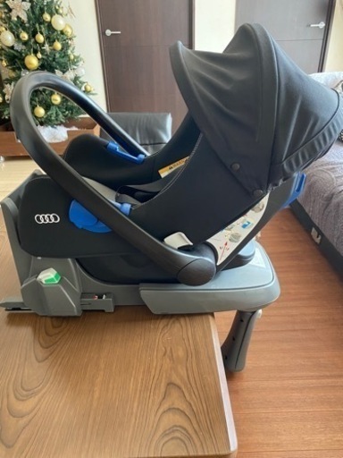 ベビーシート　アウディ 純正