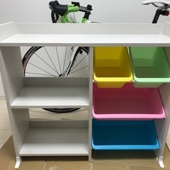 おもちゃ用収納棚の画像