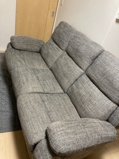 【値下げ中】３人掛けソファ　足伸ばせます！！