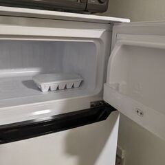 【値下げしました】ハイセンス 冷蔵庫 93L ホワイト 2ドア 右開きの画像