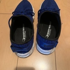 カジュアル　スニーカー