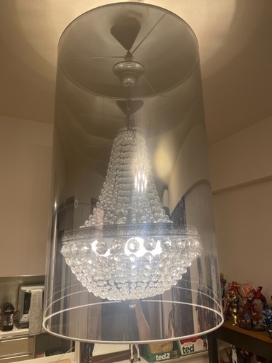 部屋の雰囲気をおしゃれに。　シャンデリアいかがですk？