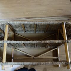 受け渡し予定者決まりました。無料で差し上げます　ハワイアン家具　　籐 家具　テレビ台の画像