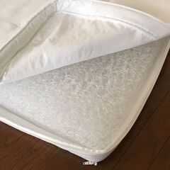 無印良品のクーインサイズベット　オーク材（マッドレス付）の画像