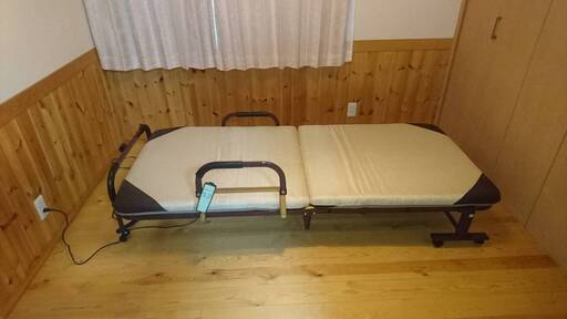 折りたたみ、電動リクライニングベッド。群馬県内と近郊お届けします。