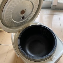 炊飯器　3合炊きの画像