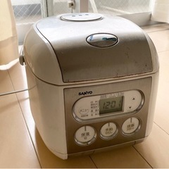 炊飯器　3合炊き