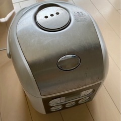 炊飯器　3合炊きの画像